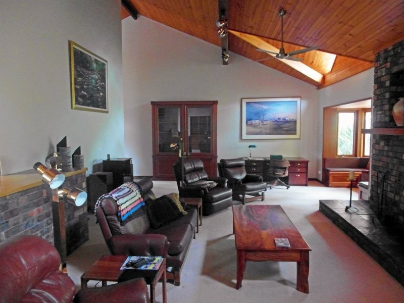 40 Victoria Park Road, The Oaks NSW 2570