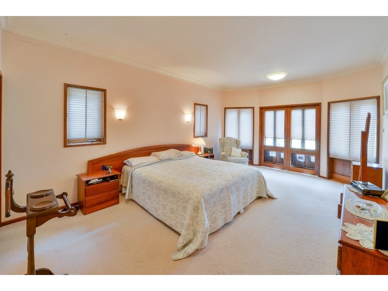 40 Victoria Park Road, The Oaks NSW 2570