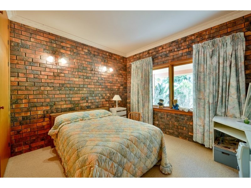 40 Victoria Park Road, The Oaks NSW 2570