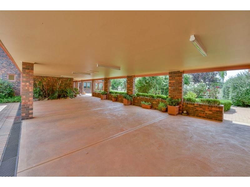 40 Victoria Park Road, The Oaks NSW 2570