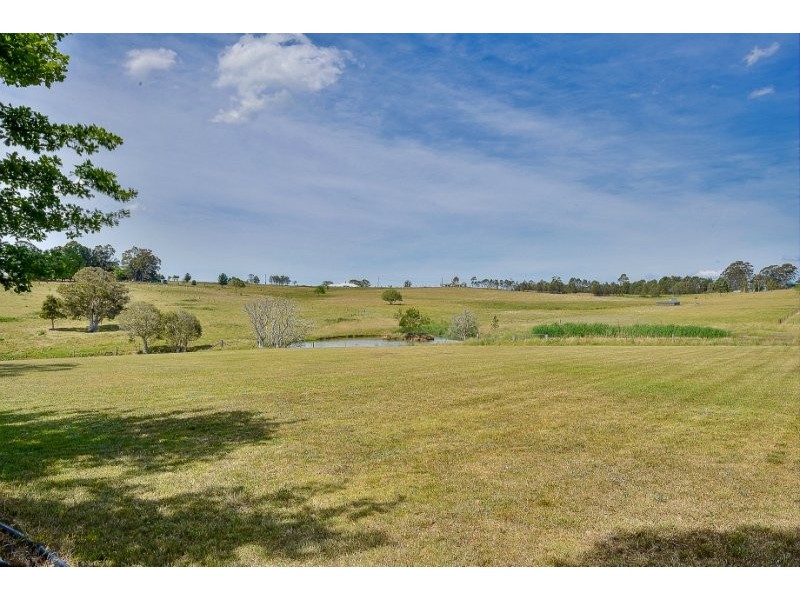 40 Victoria Park Road, The Oaks NSW 2570