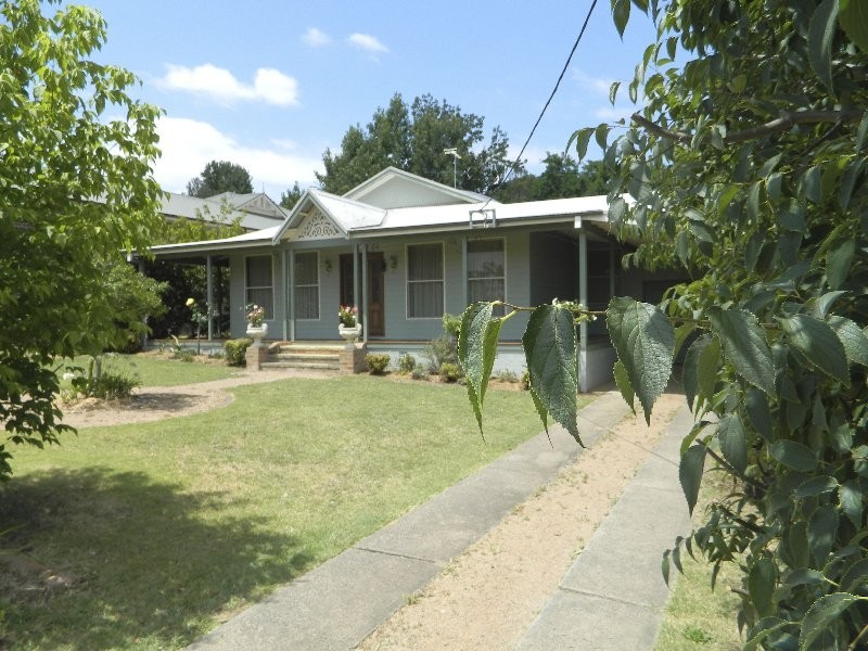 27 Luker Street, Elderslie NSW 2570