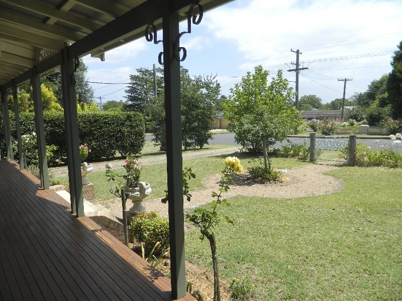 27 Luker Street, Elderslie NSW 2570