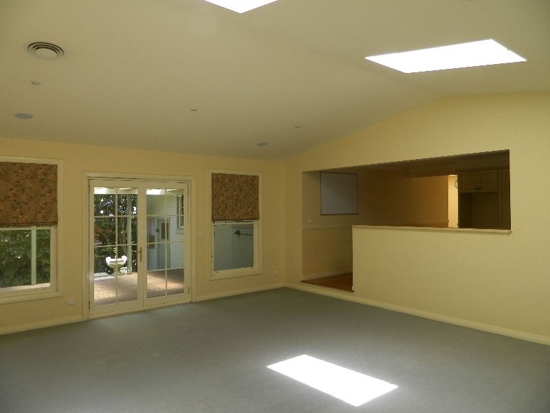 27 Luker Street, Elderslie NSW 2570
