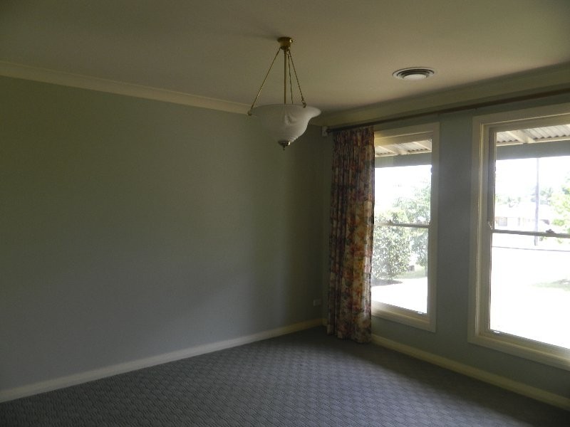 27 Luker Street, Elderslie NSW 2570