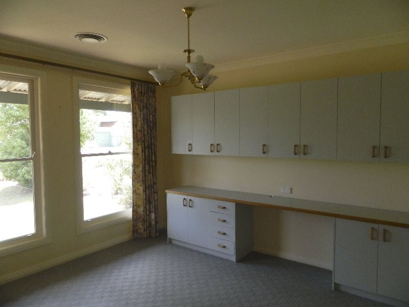 27 Luker Street, Elderslie NSW 2570