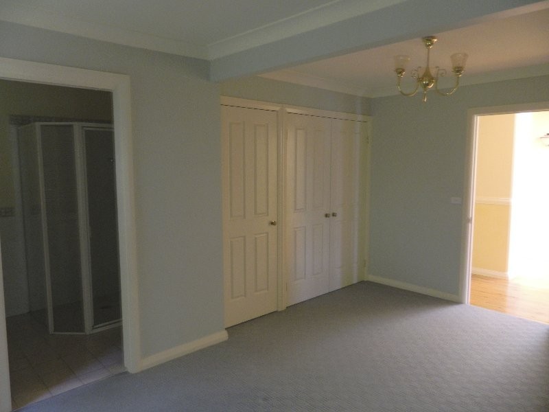 27 Luker Street, Elderslie NSW 2570