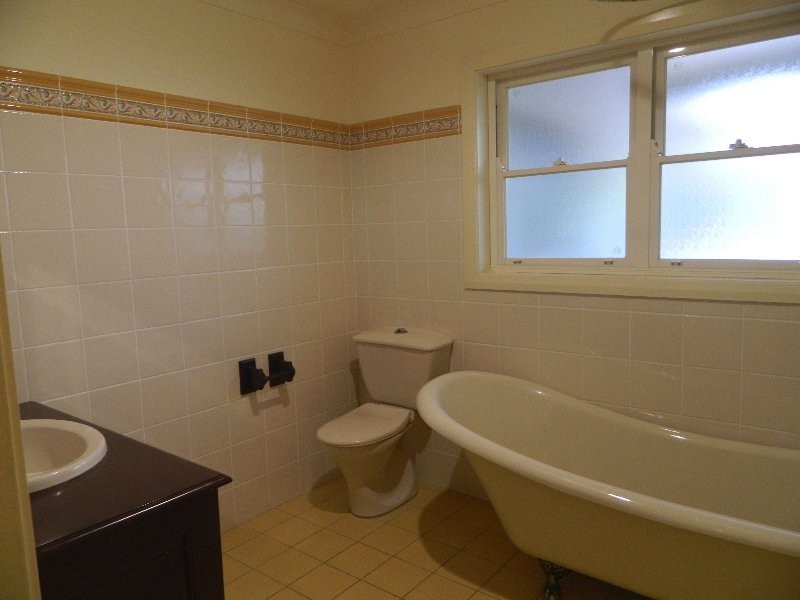 27 Luker Street, Elderslie NSW 2570
