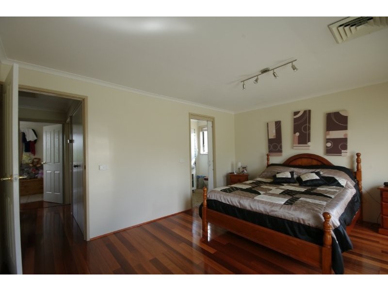 20 Crookston Drive, Camden South NSW 2570