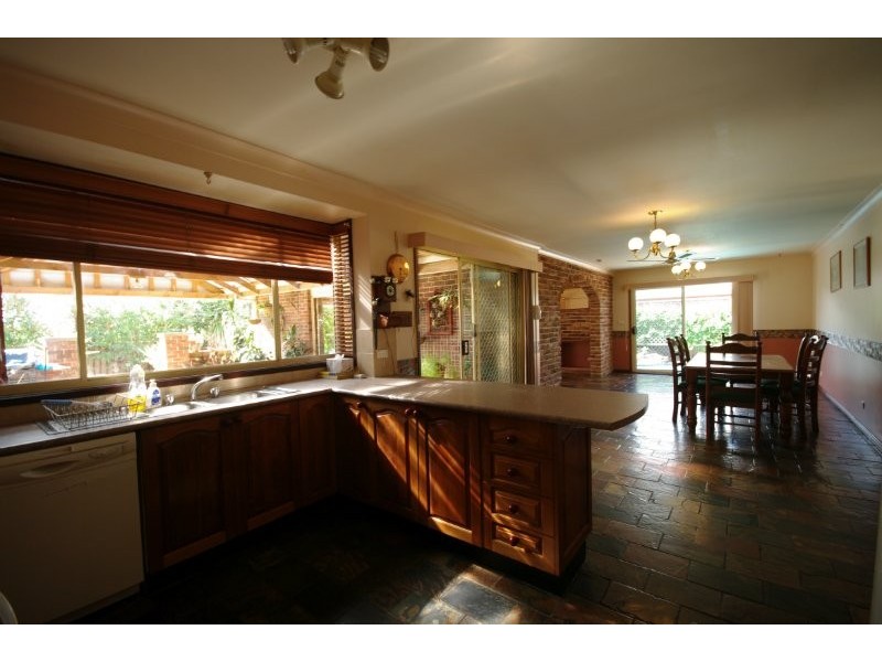 12 Devitt Crescent, The Oaks NSW 2570