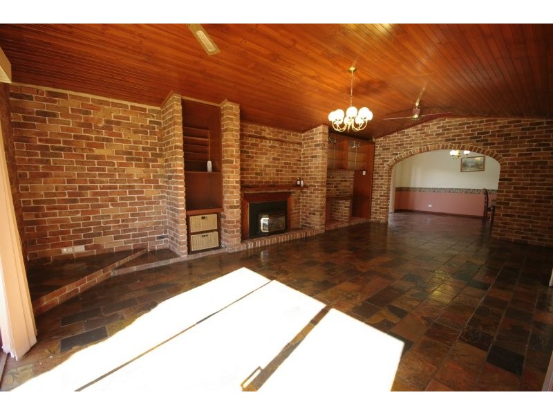 12 Devitt Crescent, The Oaks NSW 2570