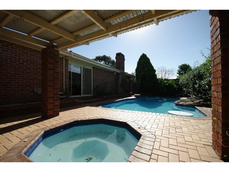 12 Devitt Crescent, The Oaks NSW 2570