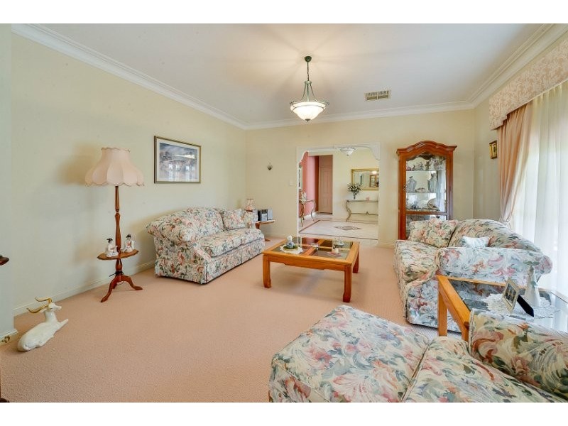 17 Smalls Road, Grasmere NSW 2570