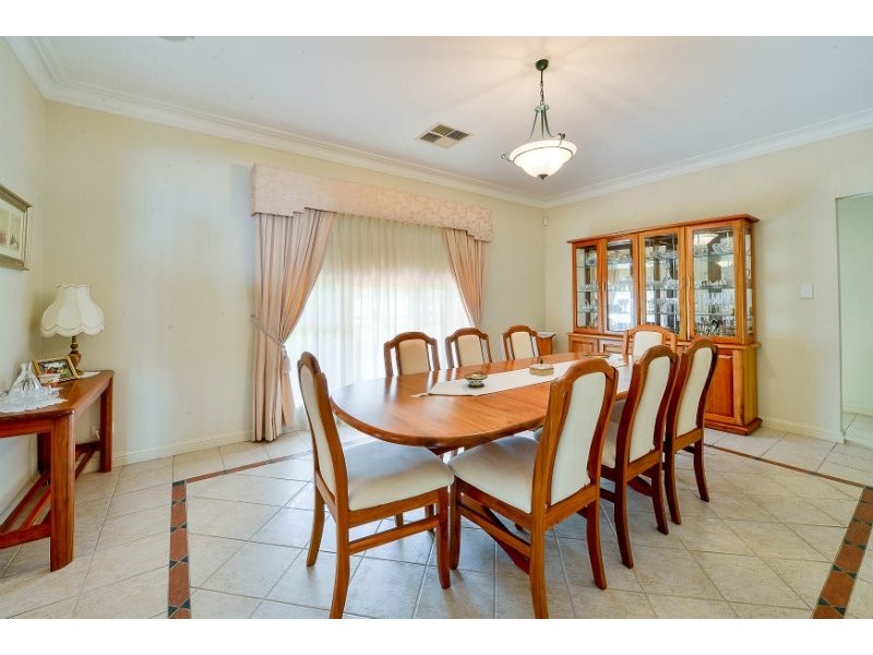 17 Smalls Road, Grasmere NSW 2570