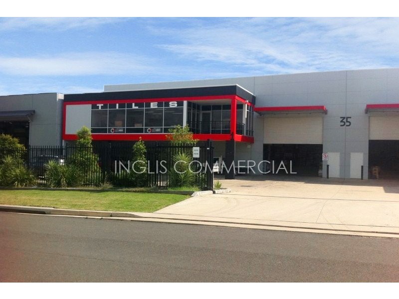 1/35 Bluett Drive, Smeaton Grange NSW 2567