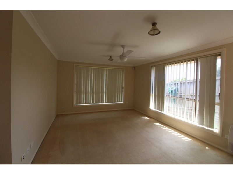 17 Montgomery Circuit, Narellan Vale NSW 2567