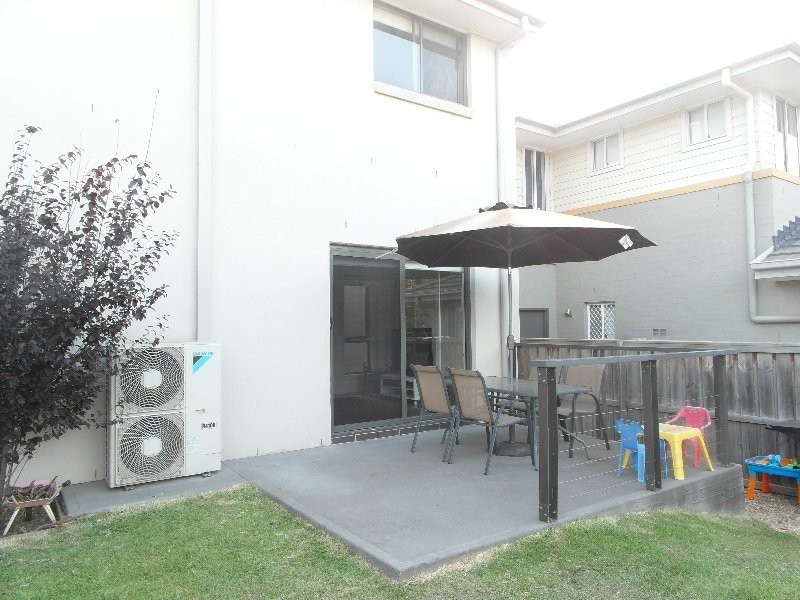 18 Gilchrist Drive, Campbelltown NSW 2560