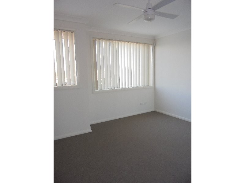 9/221A Waterworth Drive, Mount Annan NSW 2567