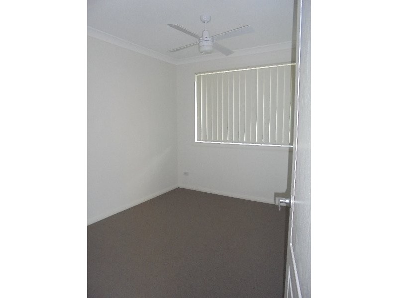 9/221A Waterworth Drive, Mount Annan NSW 2567