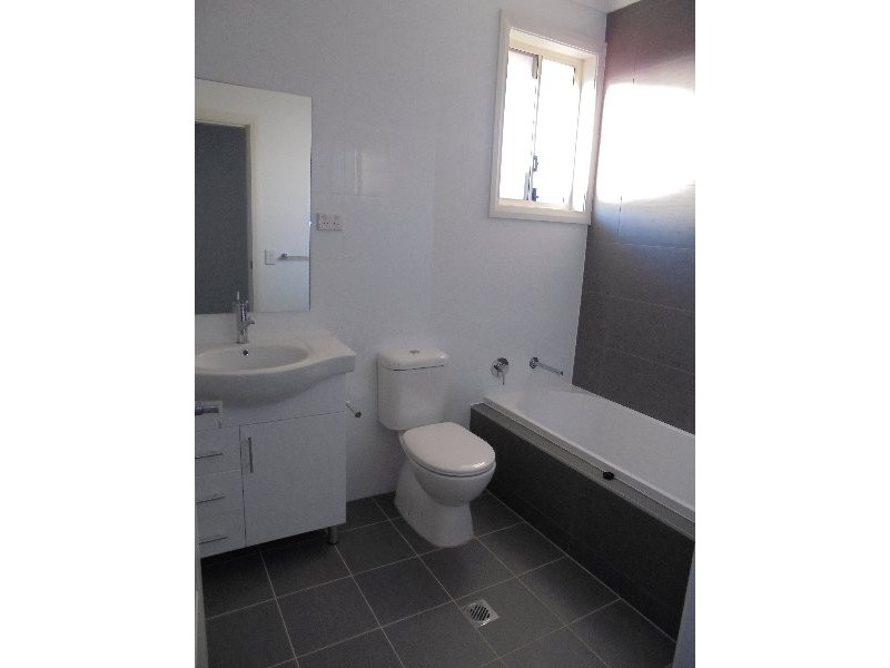 9/221A Waterworth Drive, Mount Annan NSW 2567