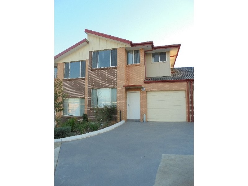 9/221A Waterworth Drive, Mount Annan NSW 2567