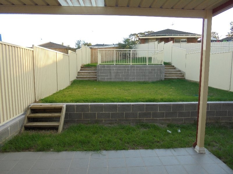 9/221A Waterworth Drive, Mount Annan NSW 2567