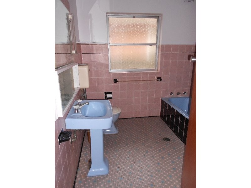 27 Elizabeth Street, Camden NSW 2570