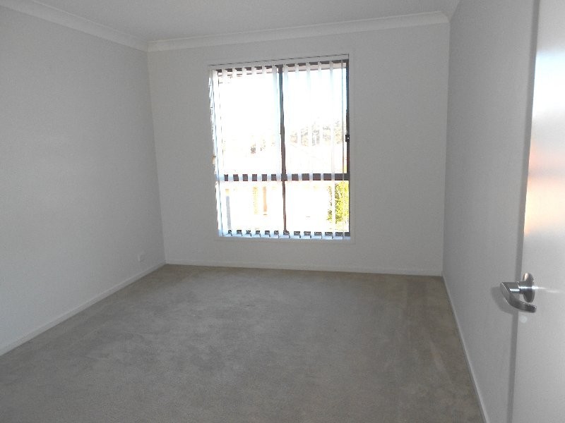 25 Minorca Circuit, Spring Farm NSW 2570