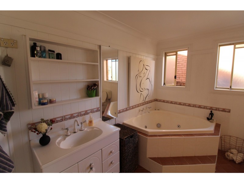 50 McCrae Drive, Camden South NSW 2570