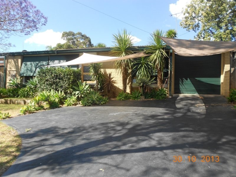 13 Bourke Place, Camden South NSW 2570