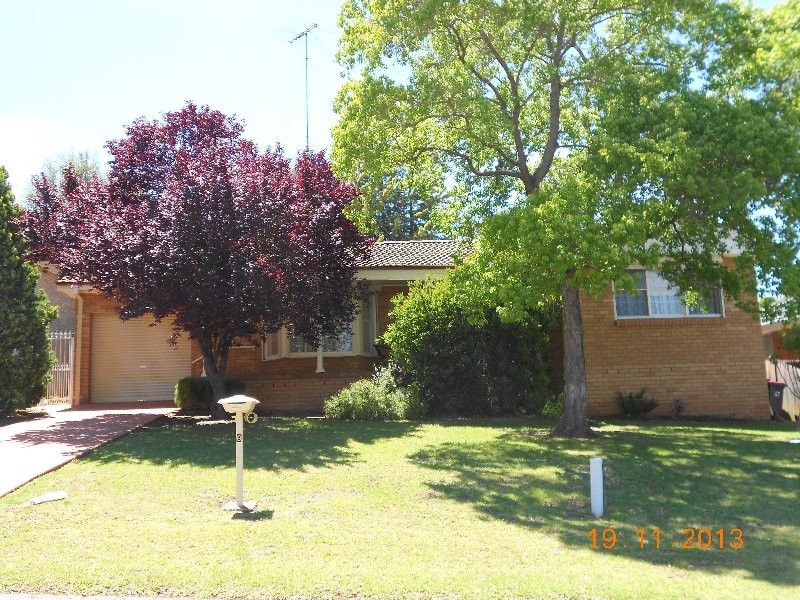 9 Bourke Place, Camden South NSW 2570