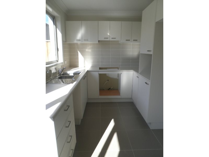 4A Hampshire Boulevarde, Spring Farm NSW 2570