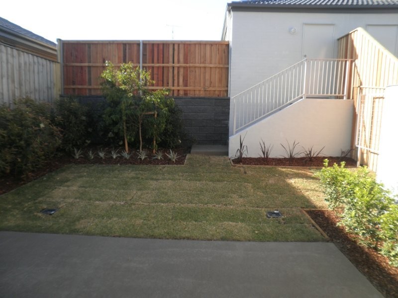 4A Hampshire Boulevarde, Spring Farm NSW 2570