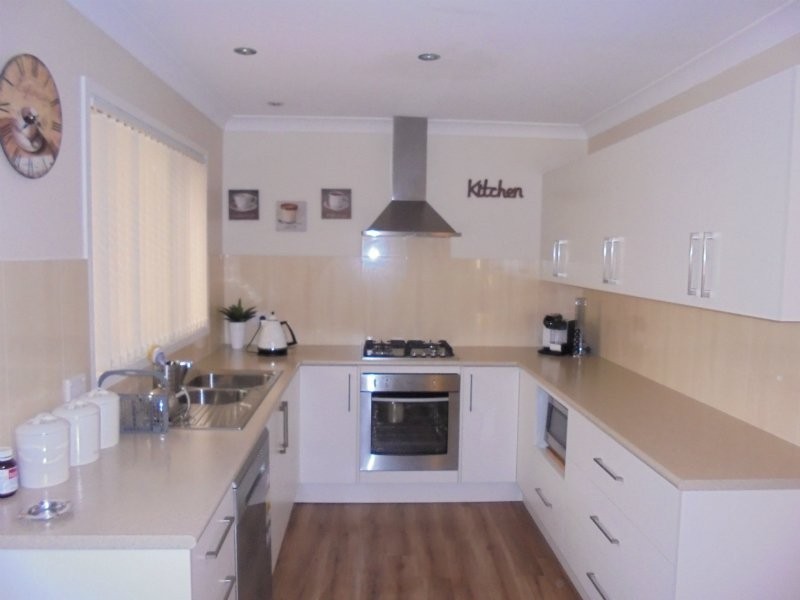 9 Gadshill Place, Rosemeadow NSW 2560