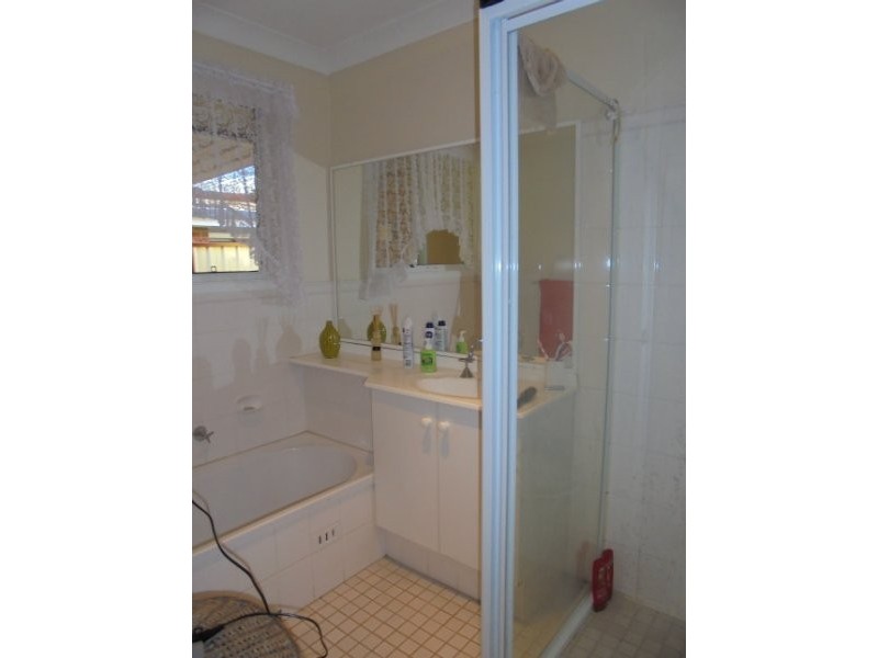 9 Gadshill Place, Rosemeadow NSW 2560