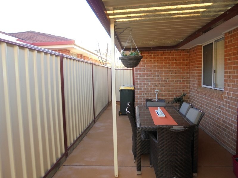 9 Gadshill Place, Rosemeadow NSW 2560