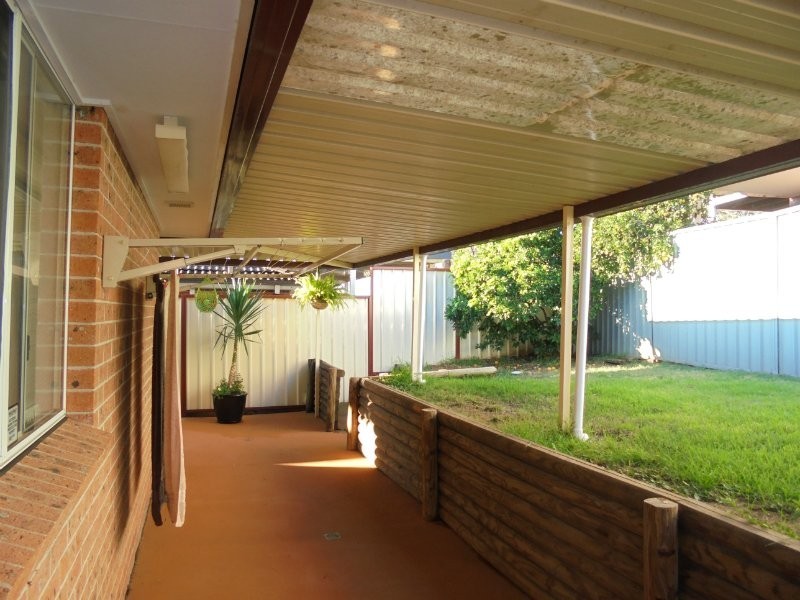 9 Gadshill Place, Rosemeadow NSW 2560