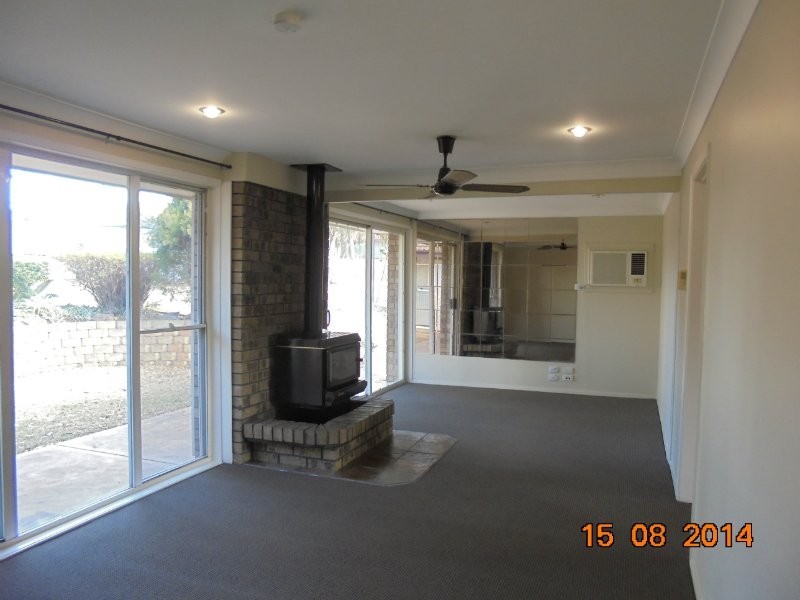 4 Greenaway Avenue, Camden South NSW 2570