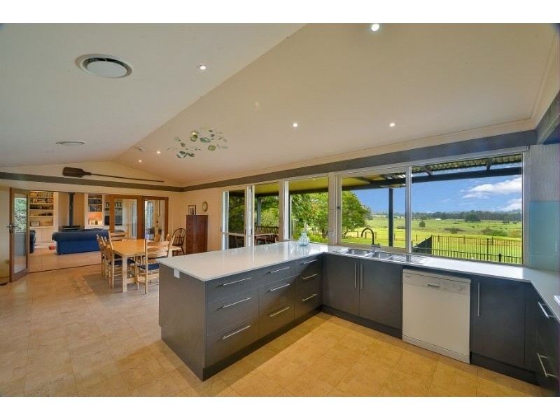 10 Caernarvon Close, Kirkham NSW 2570