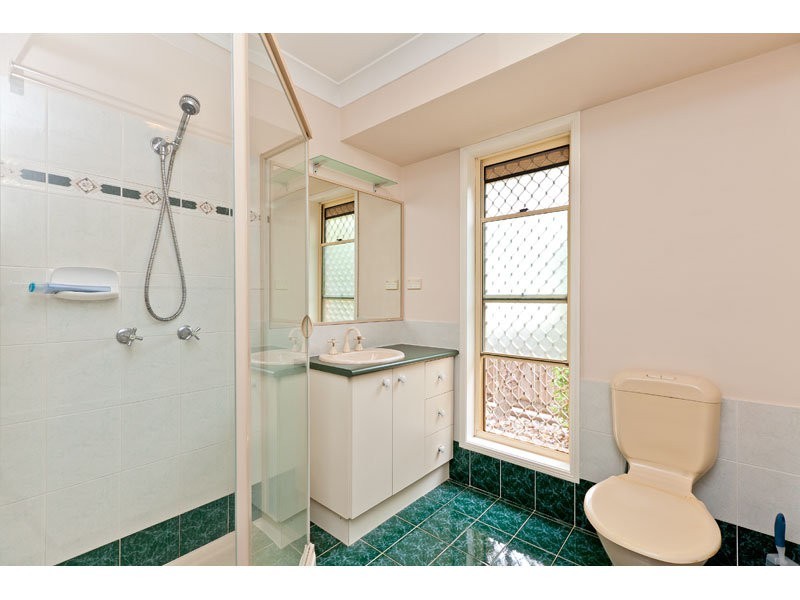 5 Horton Place, Wellington Point QLD 4160