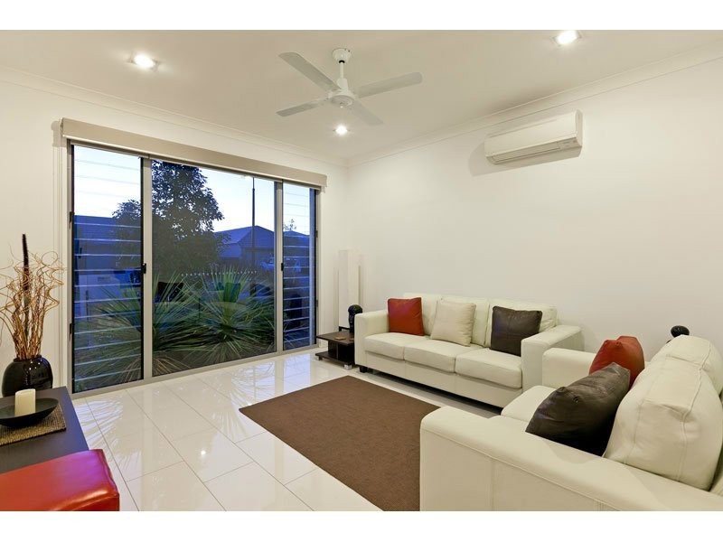 12 Esk Crescent, Wakerley QLD 4154