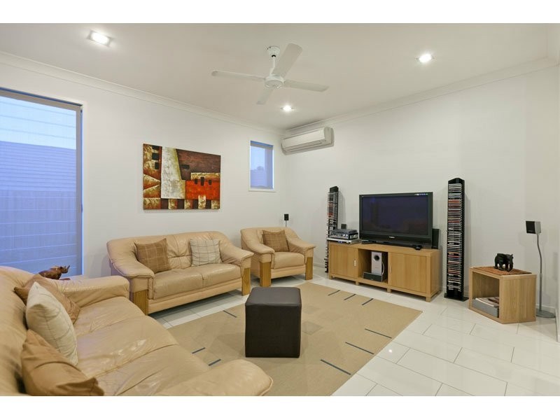 12 Esk Crescent, Wakerley QLD 4154