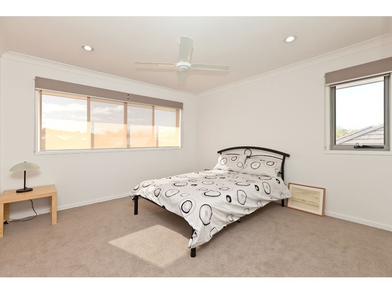 12 Esk Crescent, Wakerley QLD 4154