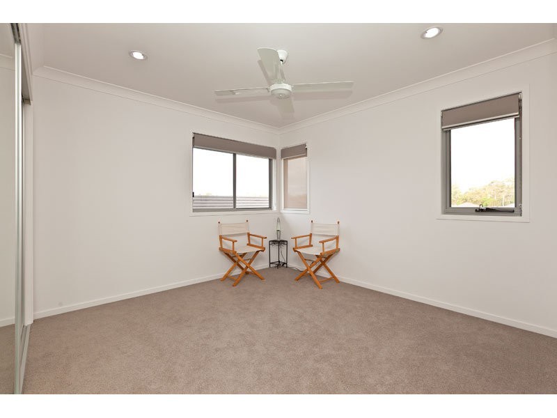 12 Esk Crescent, Wakerley QLD 4154