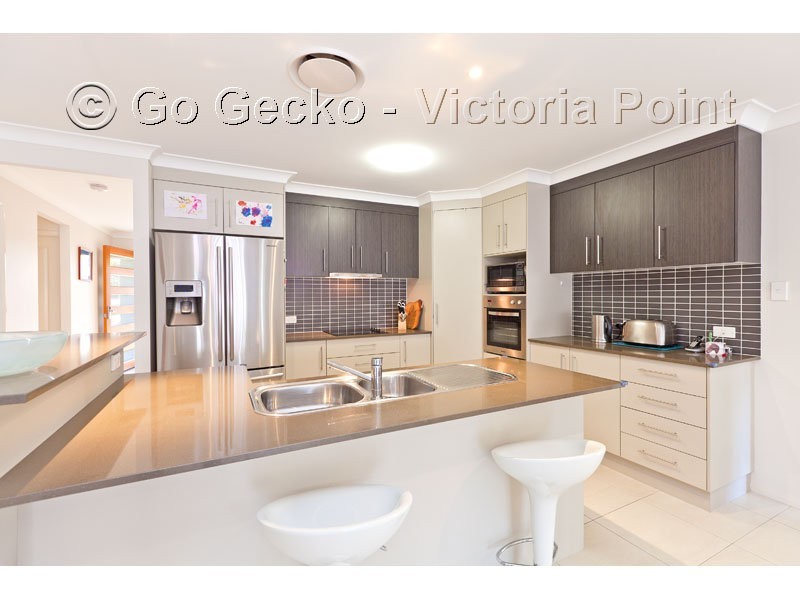 10 Kelby Close, Redland Bay QLD 4165