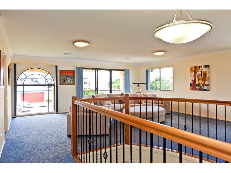 15 Haslingden Drive, Redland Bay QLD 4165