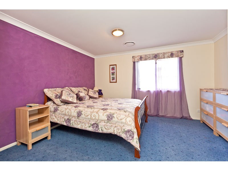 15 Haslingden Drive, Redland Bay QLD 4165