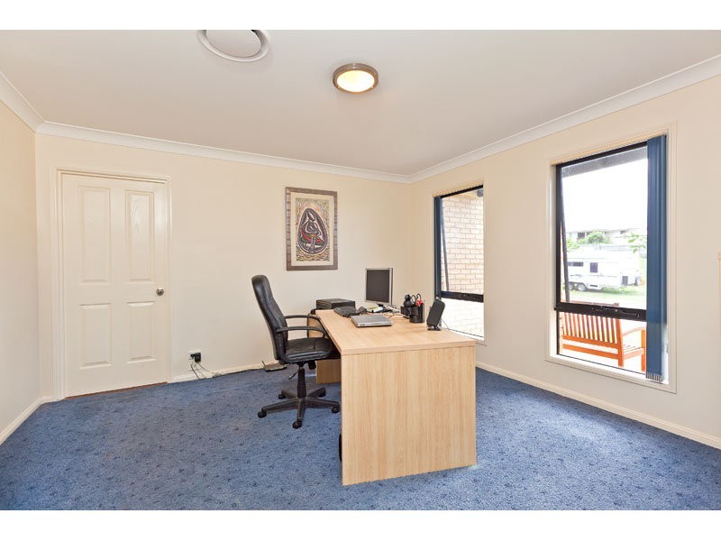 15 Haslingden Drive, Redland Bay QLD 4165