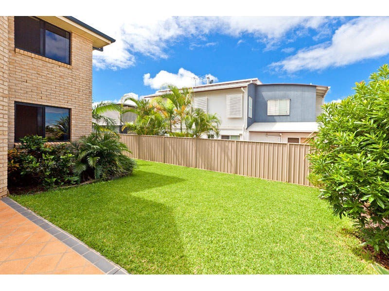 15 Haslingden Drive, Redland Bay QLD 4165
