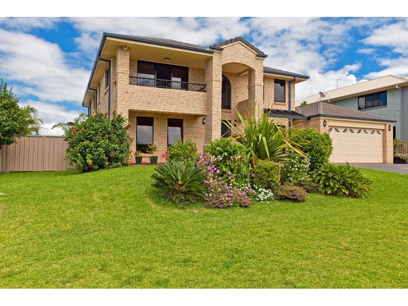 15 Haslingden Drive, Redland Bay QLD 4165